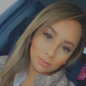 Meet your Posher, Estephanie